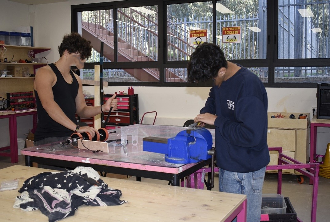 תלמידים בסדנה